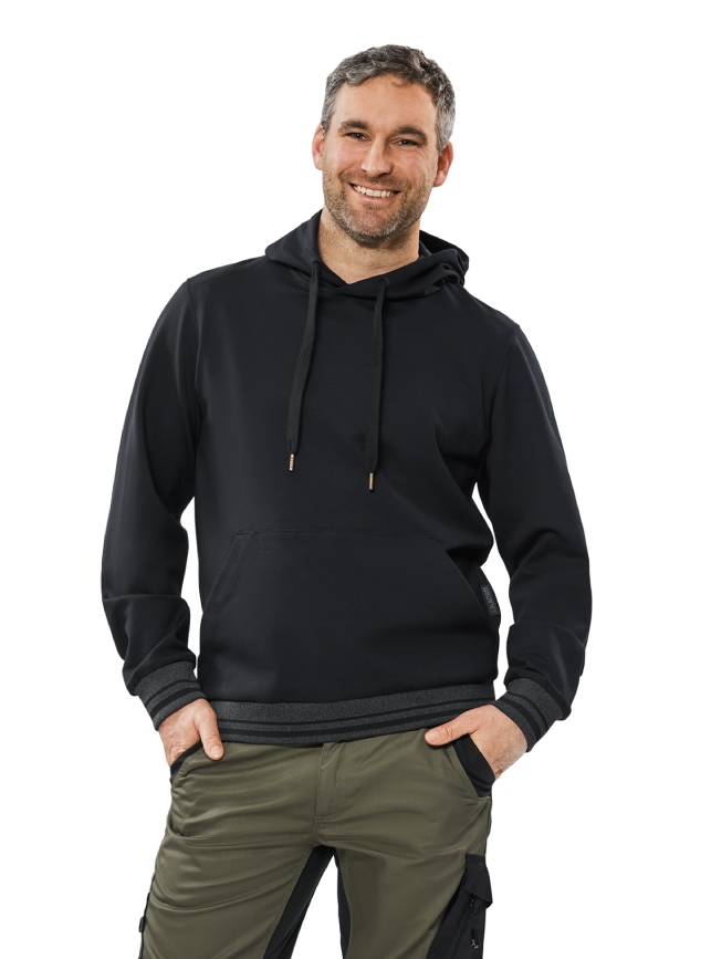 pics/3084/planam-3084-outdoor-match-herren-hoodie-sweatshirt-schwarz-s-5xl-model-picture.jpg