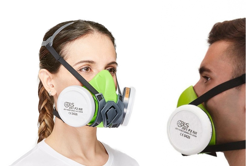 pics/BLS/bls-4000-serie-bayonett/4100-lackiermaske/bls-4100-lackiermaske-atemschutz-halbmaske-mit-vormontierten-filtern-a2-p2-nr-bajonett-b-lock-use.jpg
