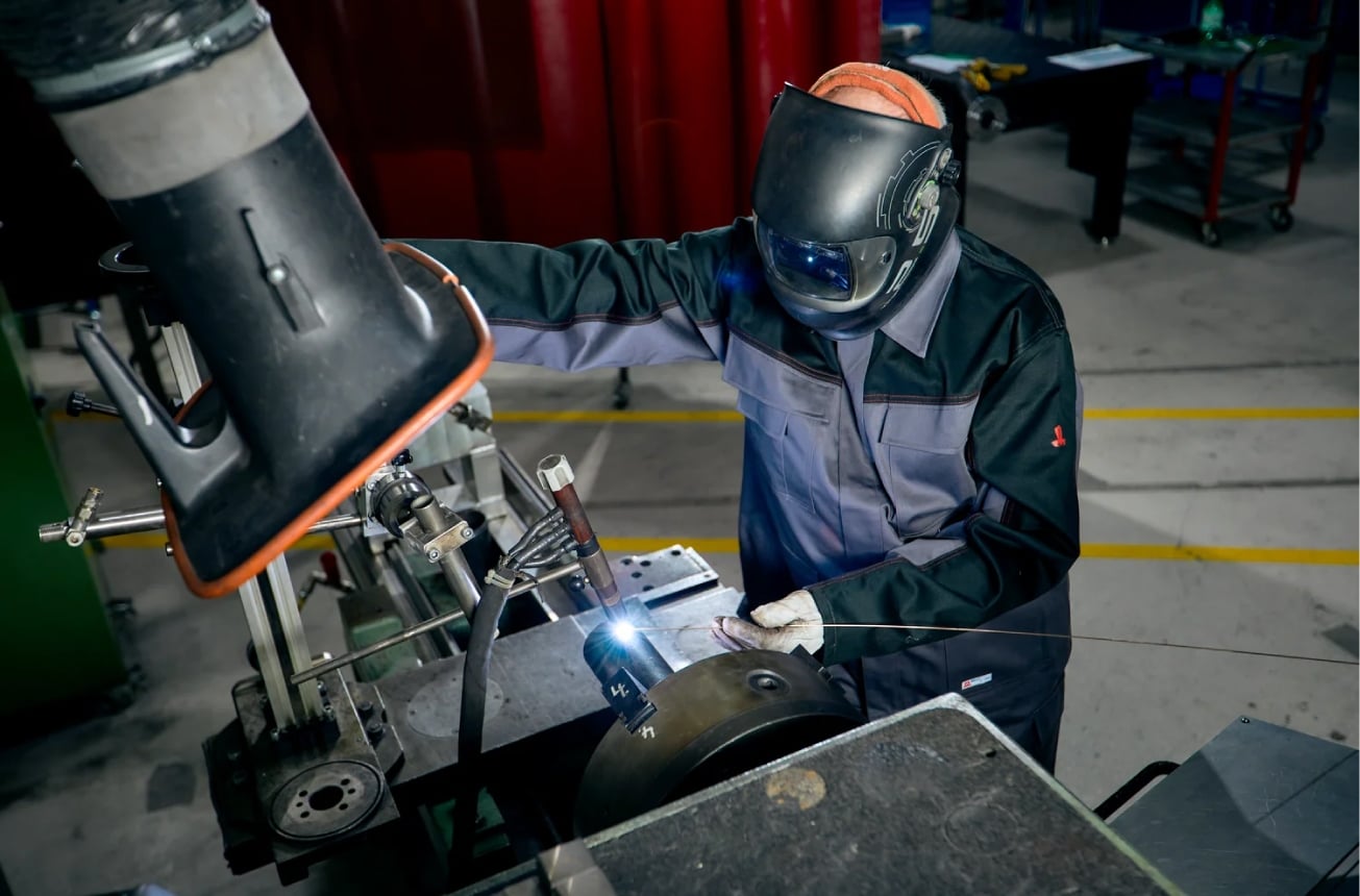 pics/Planam/5510/planam-weld-shield-application-picture.jpg