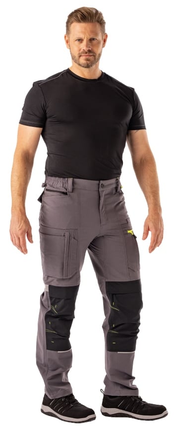 pics/Planam/6711/planam-6711-recoline-stretch-bundhose-schiefe-schwarz-24-110-model-picture.jpg