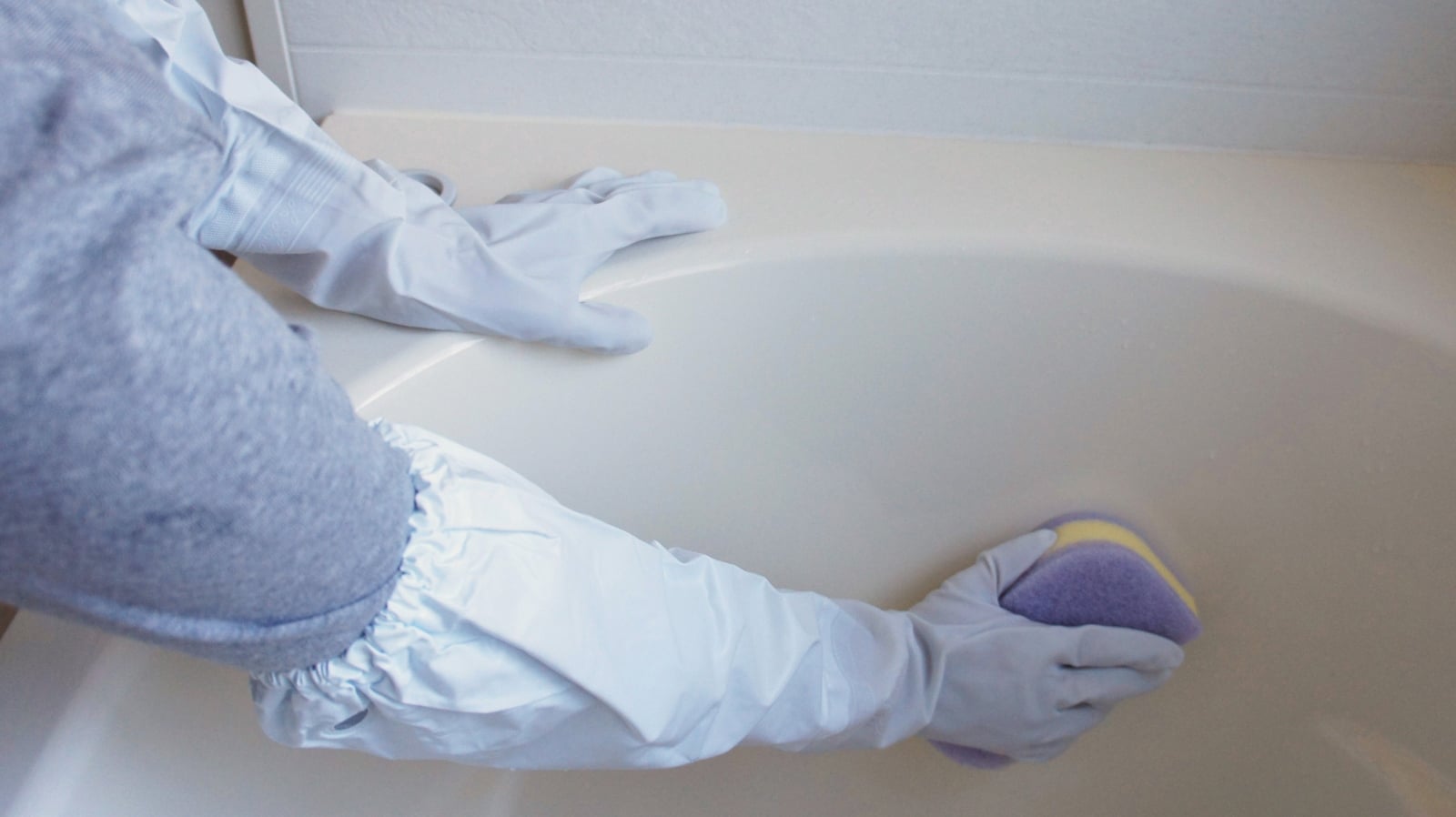 pics/Showa/showa-b0710-chemical-gloves-with-sleeve-white-2.jpg