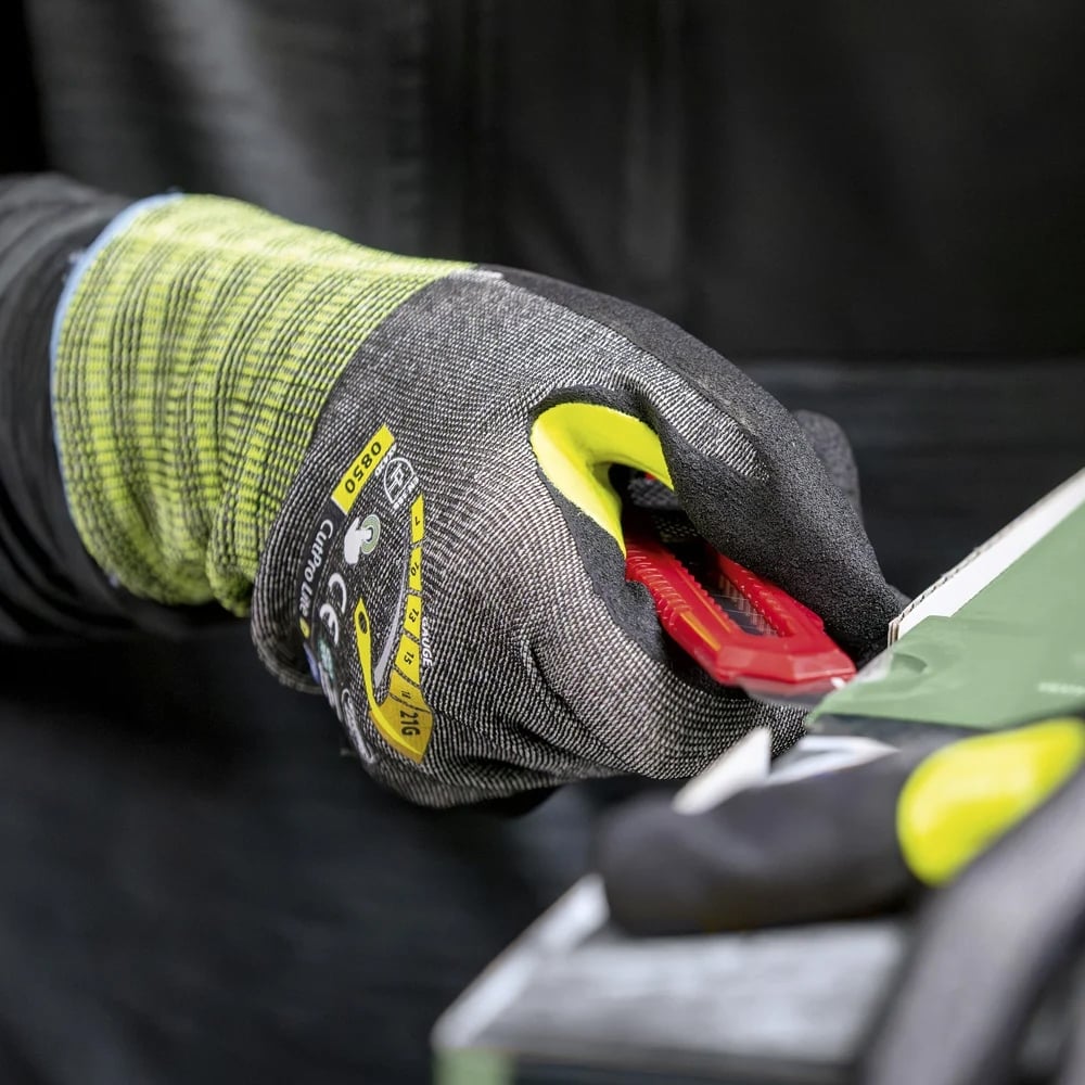 pics/Stronghand/0850/stronghand-cutpro-lite-d-nitrile-coated-cut-resistant-gloves-05.jpg